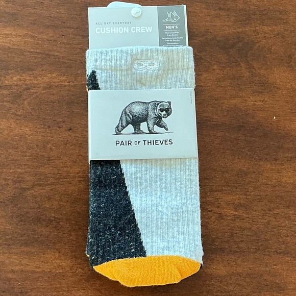 Pair of Thieves  Men's Cushioned Crew Socks - Picture 1 of 6